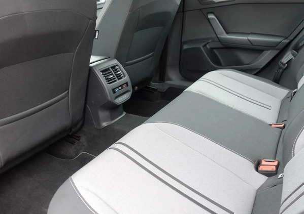 Seat Leon cena 69900 przebieg: 21200, rok produkcji 2021 z Przedecz małe 466